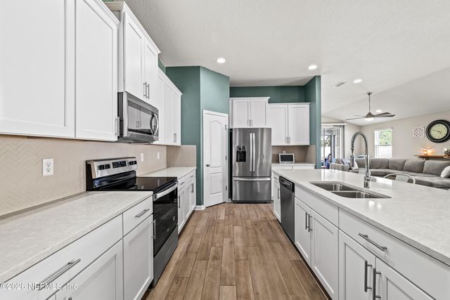 66087 EDGEWATER Drive, Yulee, FL 32097