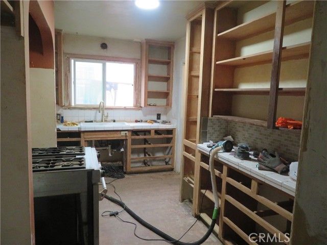 3141 W 75th, Los Angeles, CA 90043