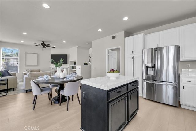 871 La Docena, Corona, CA 92879