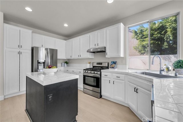 871 La Docena, Corona, CA 92879