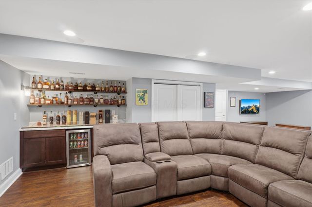 3446 Woodland Drive, Hilliard, OH 43026