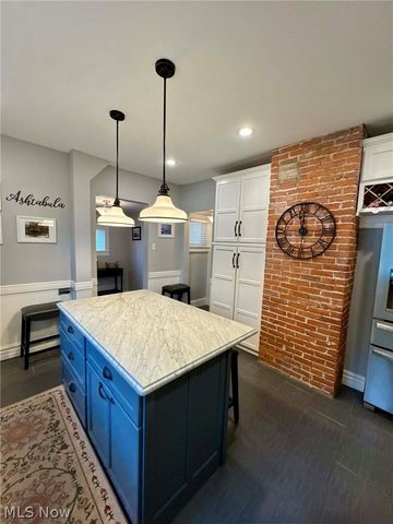 1926 Walnut Boulevard, Ashtabula, OH 44004