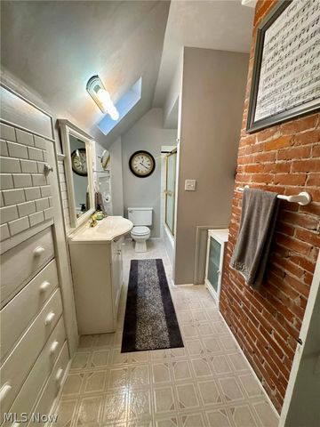 1926 Walnut Boulevard, Ashtabula, OH 44004