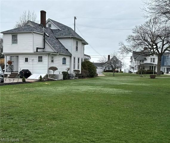 1926 Walnut Boulevard, Ashtabula, OH 44004