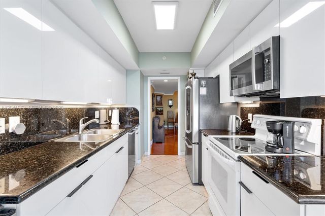 21205 Yacht Club Dr 3003, Aventura, FL 33180