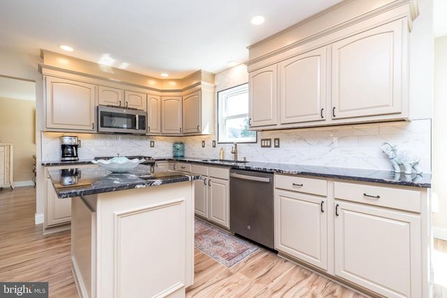 1616 STONY CIR, Quakertown, PA 18951