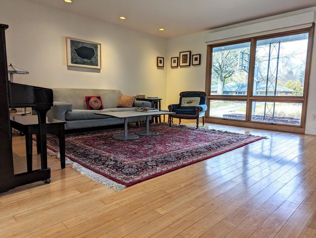 167 Ceramic Drive, Columbus, OH 43214