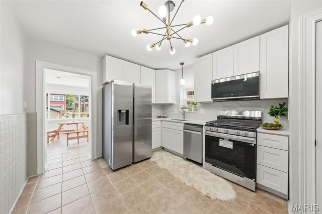 4939 Lisette Avenue, St Louis, MO 63109