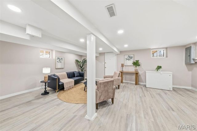 4939 Lisette Avenue, St Louis, MO 63109