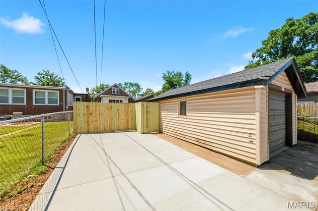 4939 Lisette Avenue, St Louis, MO 63109