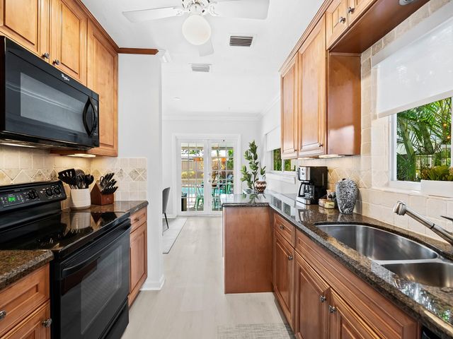 1900 NE 19th Street, Fort Lauderdale, FL 33305