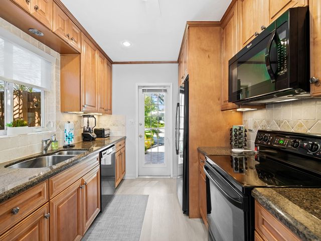 1900 NE 19th Street, Fort Lauderdale, FL 33305