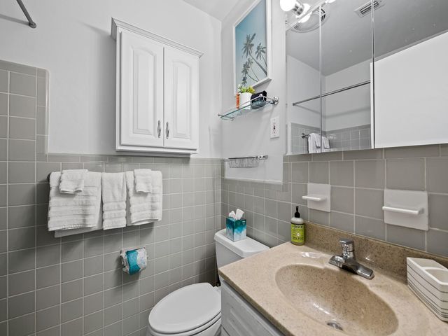 1900 NE 19th Street, Fort Lauderdale, FL 33305