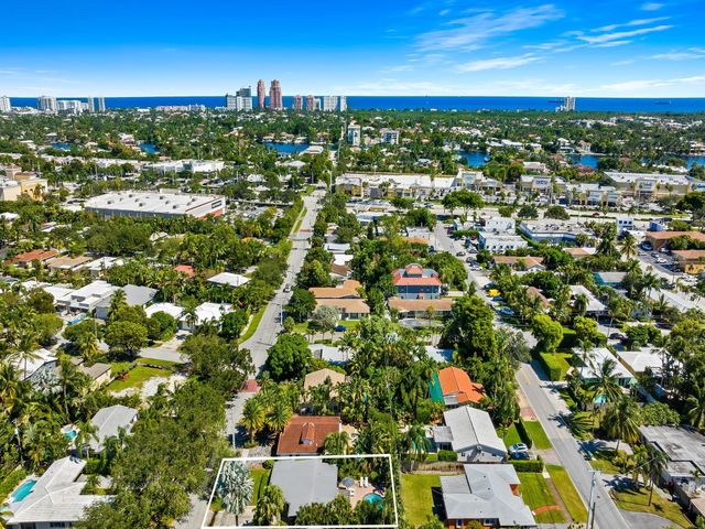 1900 NE 19th Street, Fort Lauderdale, FL 33305