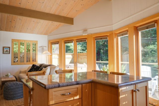 46800 Ocean View Dr, Gualala, CA 95445