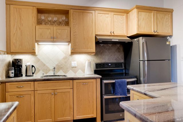 46800 Ocean View Dr, Gualala, CA 95445