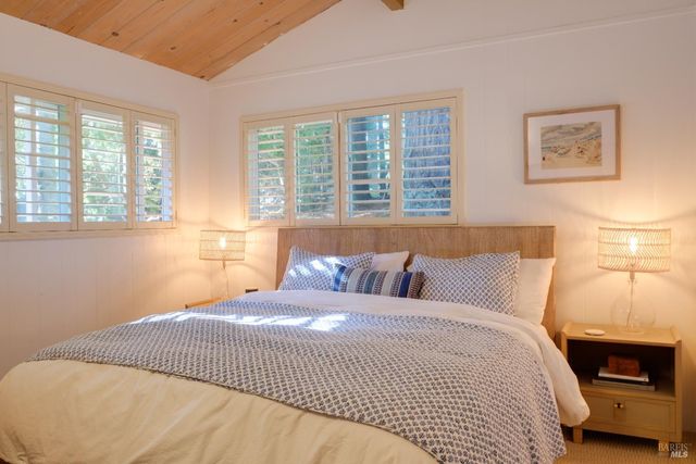 46800 Ocean View Dr, Gualala, CA 95445