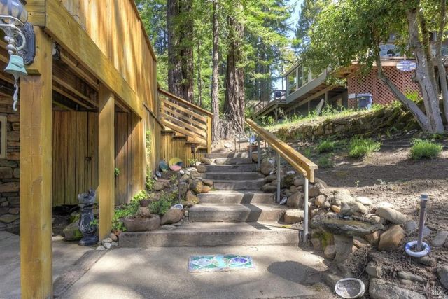 46800 Ocean View Dr, Gualala, CA 95445