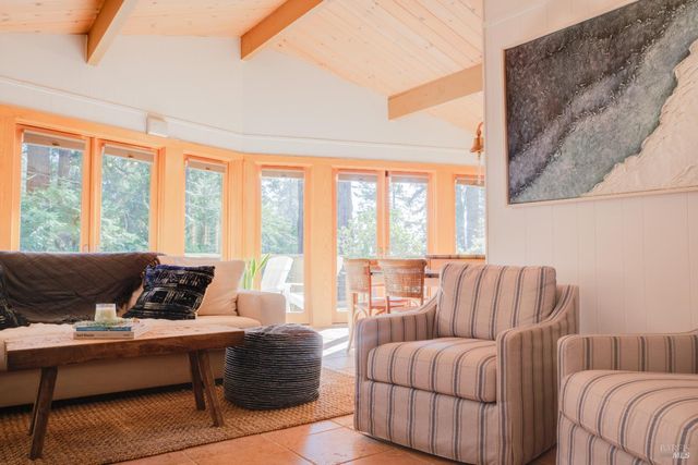 46800 Ocean View Dr, Gualala, CA 95445