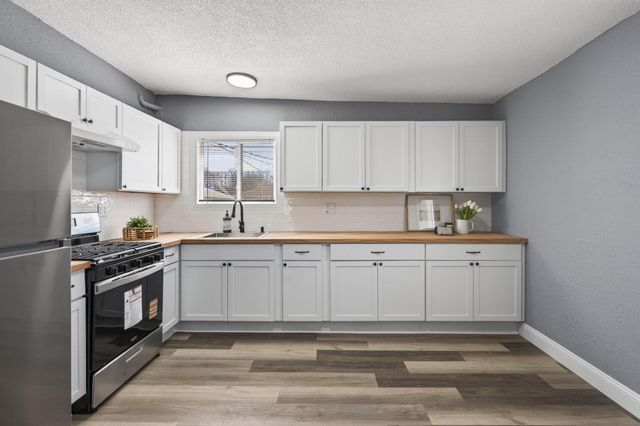 372 Lawson Avenue E, Saint Paul, MN 55130