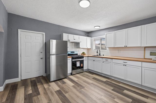 372 Lawson Avenue E, Saint Paul, MN 55130