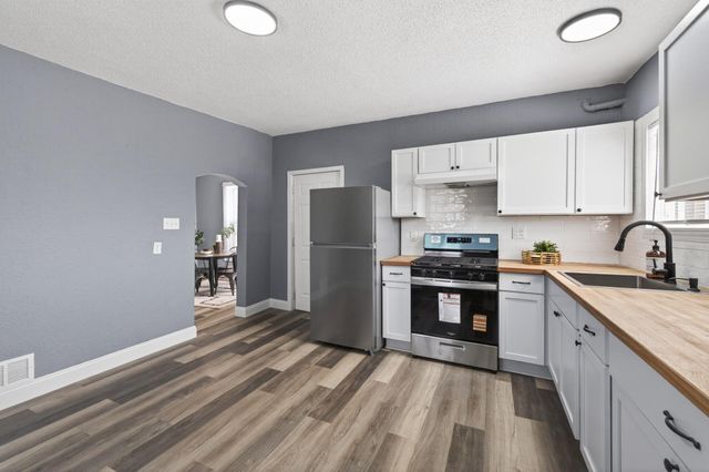 372 Lawson Avenue E, Saint Paul, MN 55130