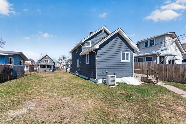 372 Lawson Avenue E, Saint Paul, MN 55130
