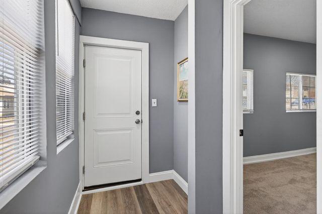 372 Lawson Avenue E, Saint Paul, MN 55130