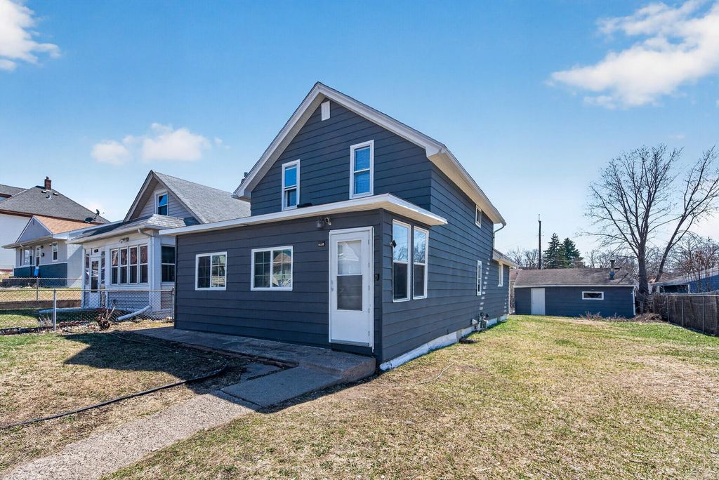 372 Lawson Avenue E, Saint Paul, MN 55130