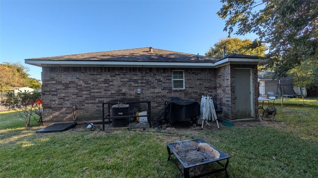 6102 Harbrook Drive, Houston, TX 77087