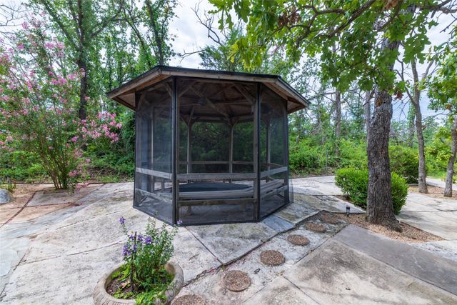 1704 County Road 3555, Paradise, TX 76073