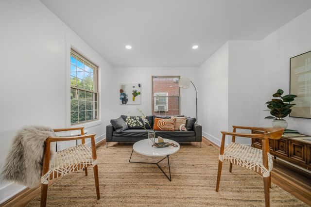 1110A Matthews Pl, Nashville, TN 37206