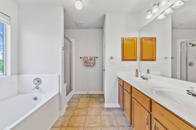 2114 Hidden Meadow ST, New Braunfels, TX 78130