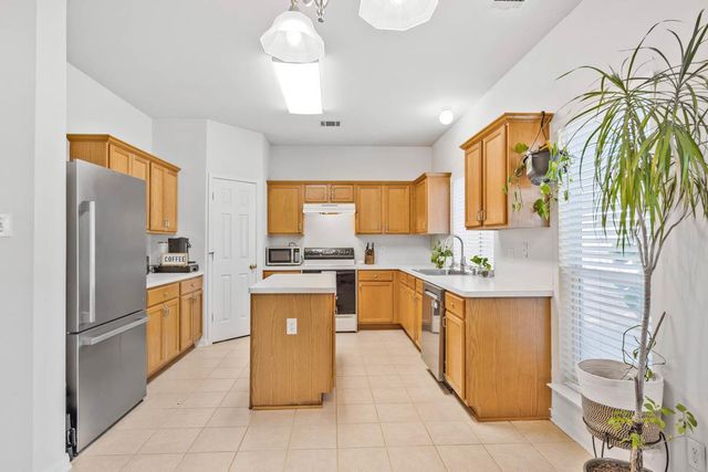 2114 Hidden Meadow ST, New Braunfels, TX 78130