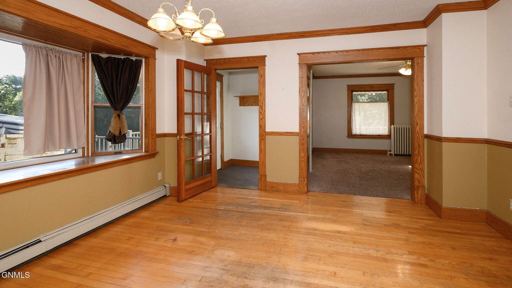 224 1st Street E, Center, ND 58530 photo 4