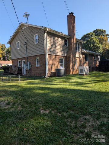 7039 Delisa Drive, Charlotte, NC 28214