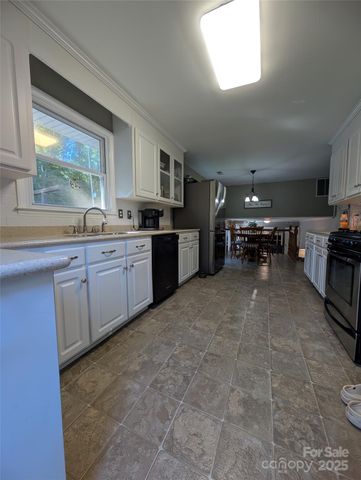 7039 Delisa Drive, Charlotte, NC 28214