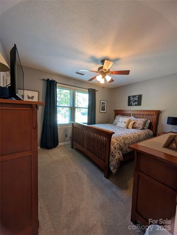 7039 Delisa Drive, Charlotte, NC 28214