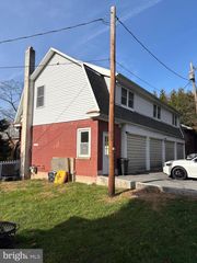 221 E PENN AVE, Wernersville, PA 19565