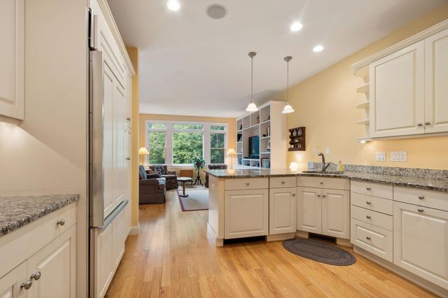 6 Candleberry Lane 27, Belmont, MA 02478