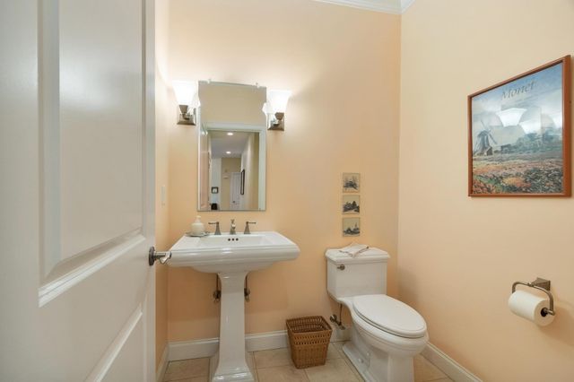 6 Candleberry Lane 27, Belmont, MA 02478