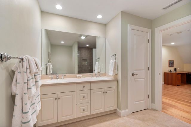 6 Candleberry Lane 27, Belmont, MA 02478