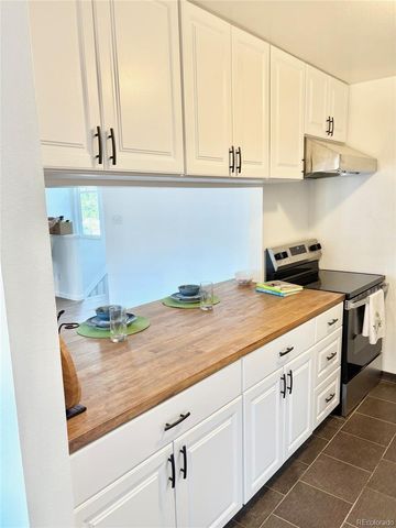 8467 Everett Way E, Arvada, CO 80005