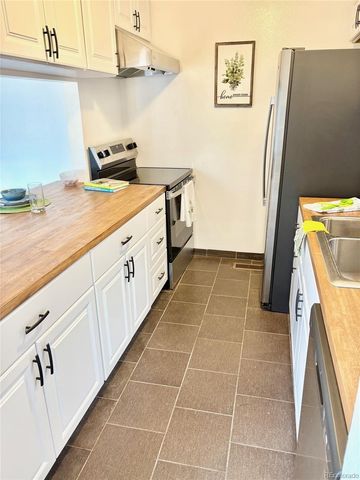 8467 Everett Way E, Arvada, CO 80005