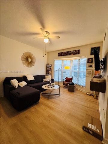 550 15t Street 203, Miami Beach, FL 33139