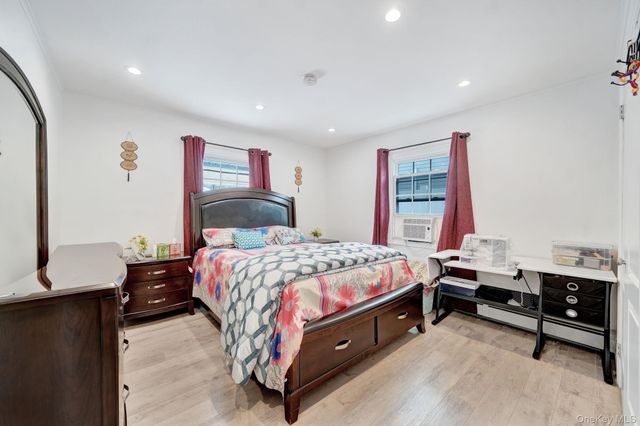 125 Hamlet Road, Levittown, NY 11756