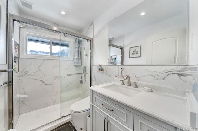 125 Hamlet Road, Levittown, NY 11756