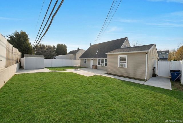 125 Hamlet Road, Levittown, NY 11756