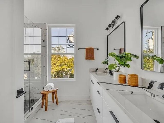 631 N Tyler Street 203, Dallas, TX 75208