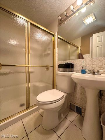 1443 Youll Street, Niles, OH 44446